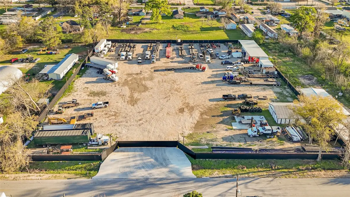 5715 & 5721 Spindle Drive, Houston, TX 77086 - #1