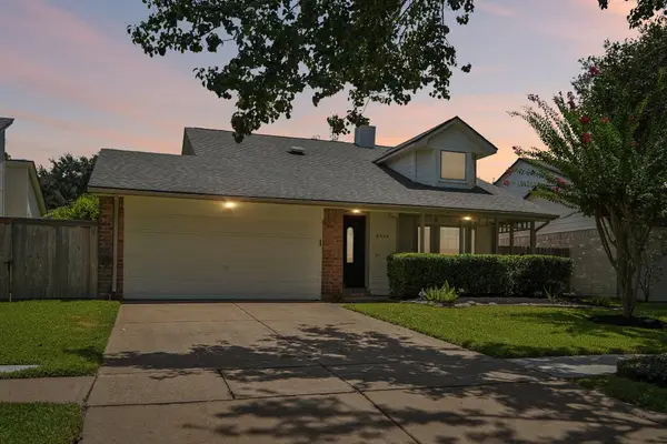 2015 Creek Valley Lane, Sugar Land, TX 77478