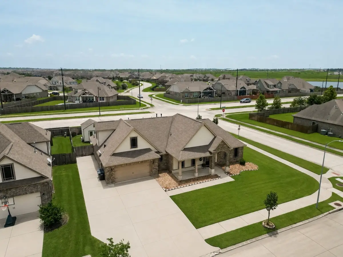 14063 Belmont Circle, Monterey Belvieu, TX 77523 - #1