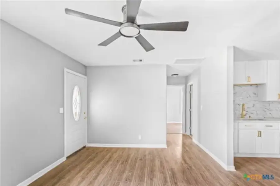 1601 E Mimosa Avenue, Victoria, TX 77901 - #3