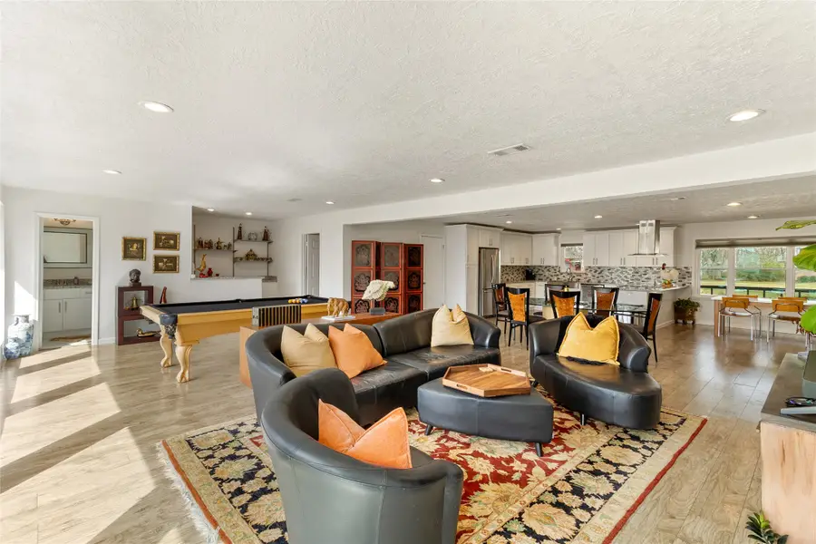 201 Southern Oaks Drive, Lake Jackson, TX 77566 - #2