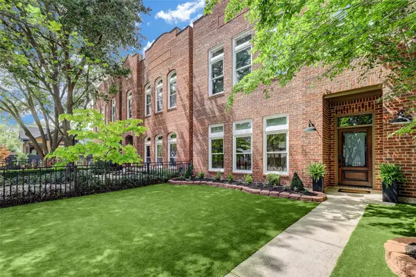 517 E 11th Street, Houston, TX 77008