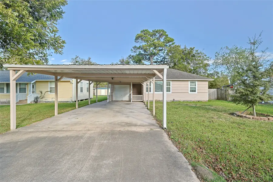 207 Farrer Street, Angleton, TX 77515 - Image #2