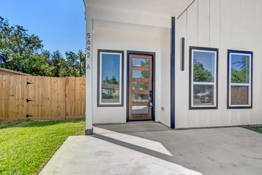 5642 Hirondel Street, Houston, TX 77033 - #3