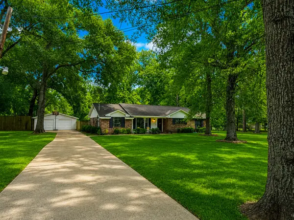 27216 Blueberry Hill Drive, Conroe, TX 77385