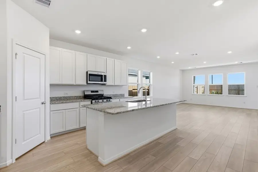 615 Yaupon Holly Drive, Rosenberg, TX 77471 - Image #3