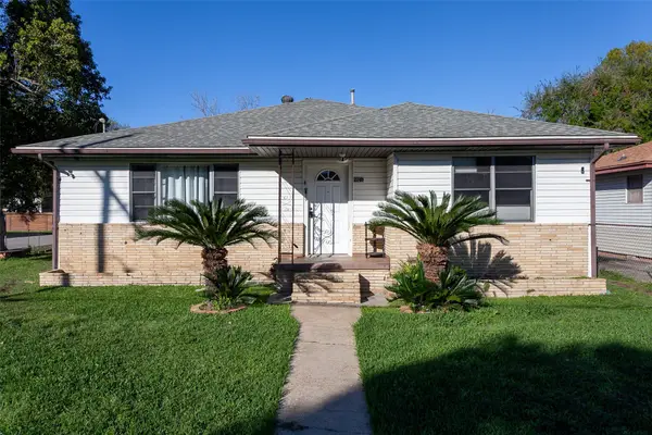 2248 7th Avenue, Port Arthur, TX 77642