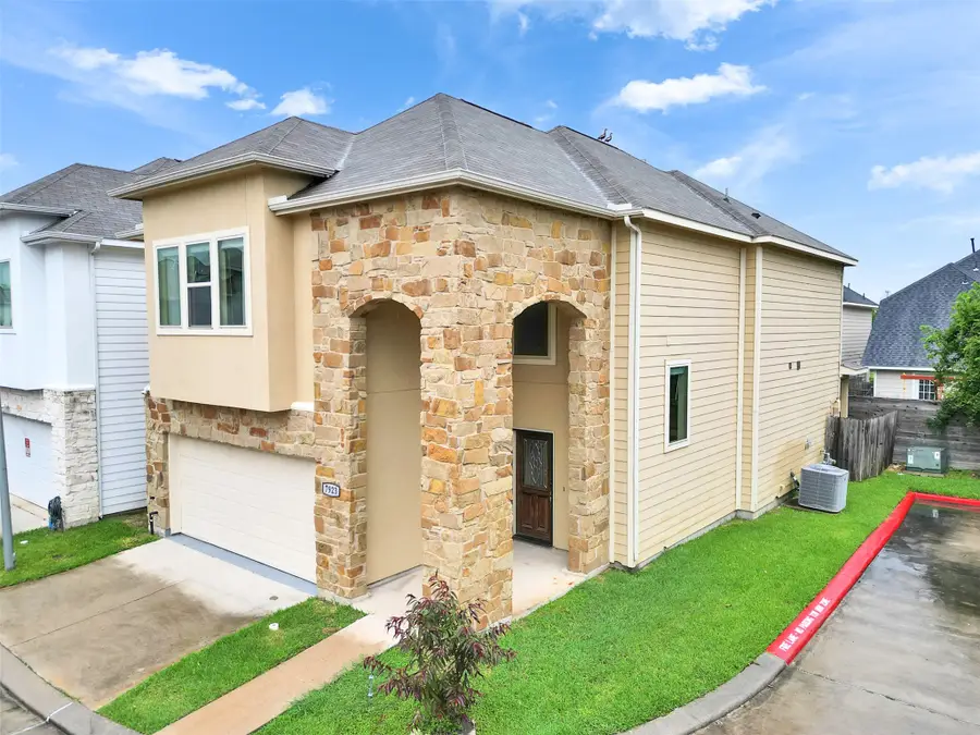 7923 Ashford Trace Drive, Houston, TX 77072 - #3