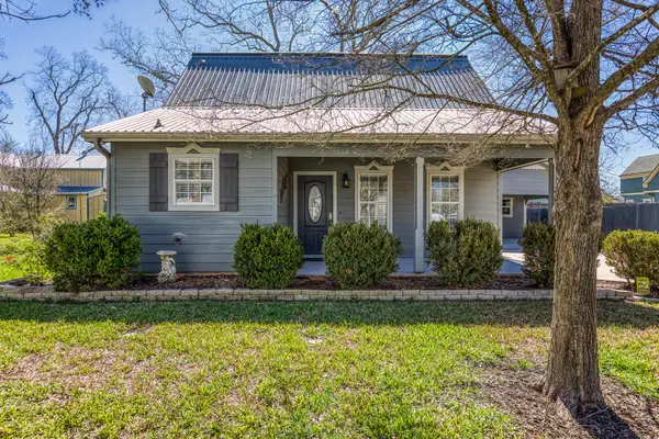 210 W Bell Street, Fayetteville, TX 78940