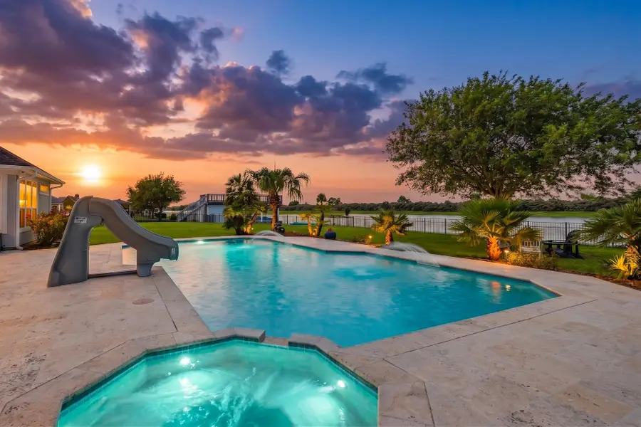 211 Lago Circle Drive N, Santa Fe, TX 77517 - #2