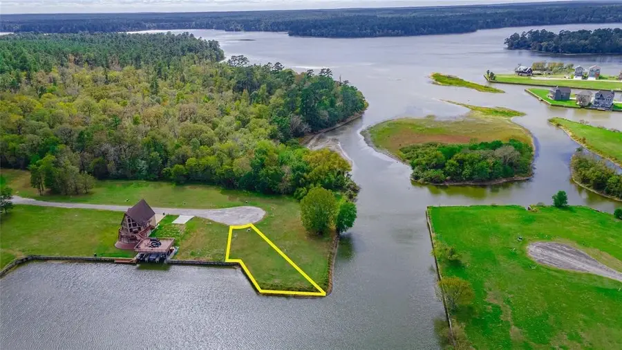 196 N Forest Drive, Huntsville, TX 77340 - #2