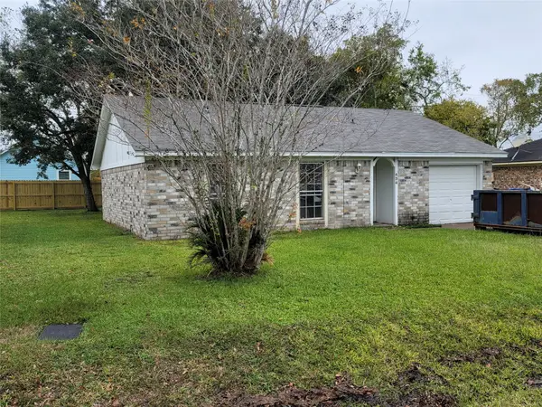 434 Long Street, West Columbia, TX 77486