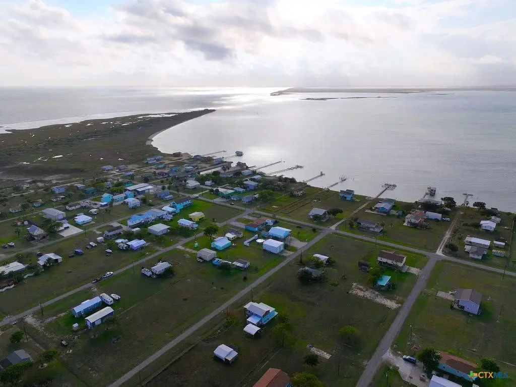 8 Mesquite Street E, Palacios, TX 77465 - #1