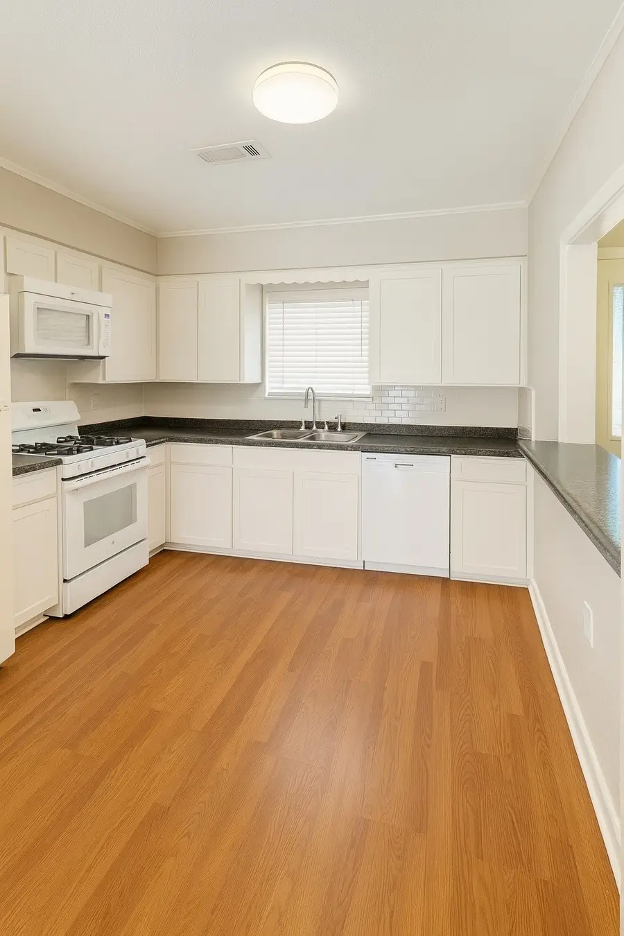 432 Young Street, Livingston, TX 77351 - Image #2