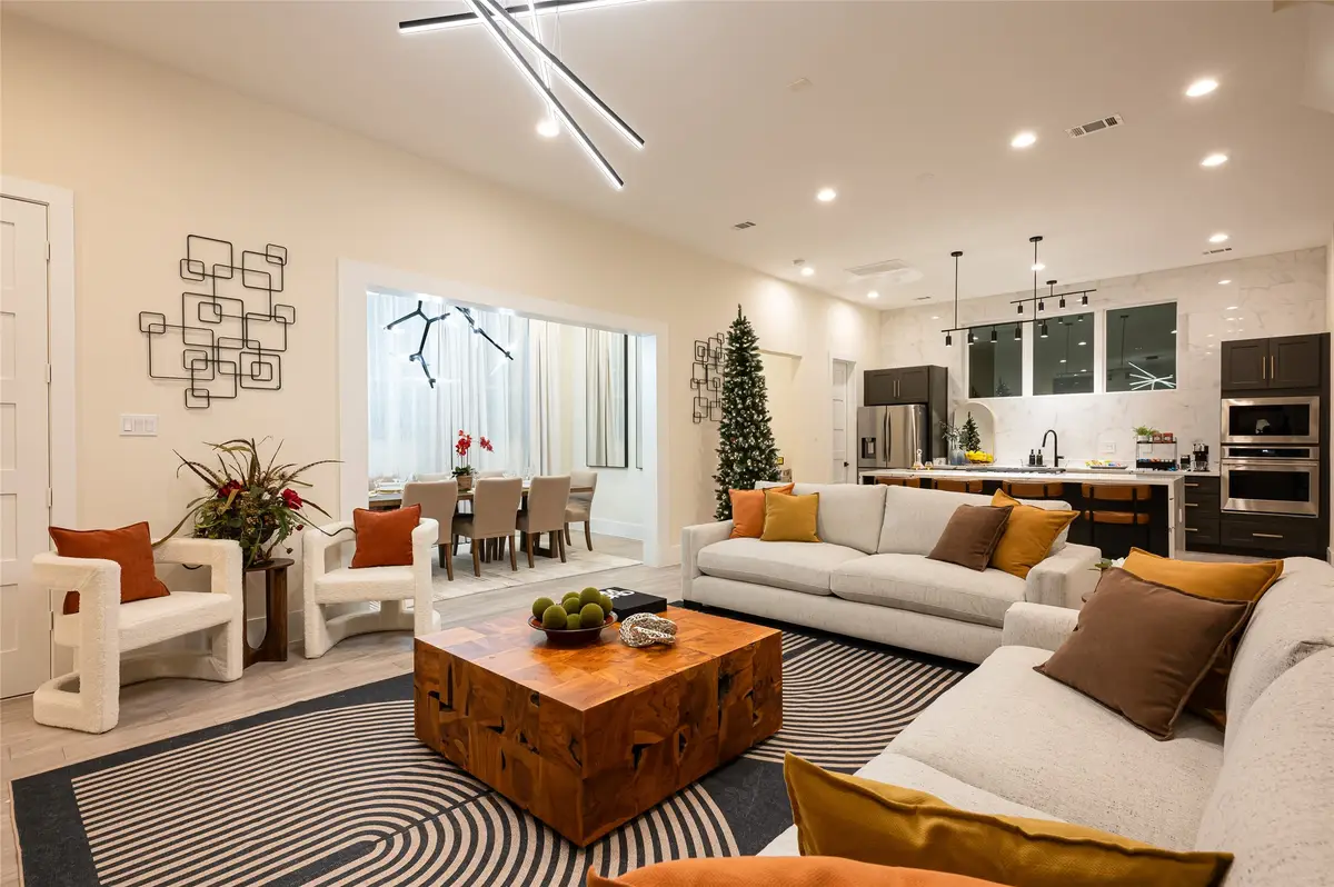 913 Thompson Street, Houston, TX 77007 - #1