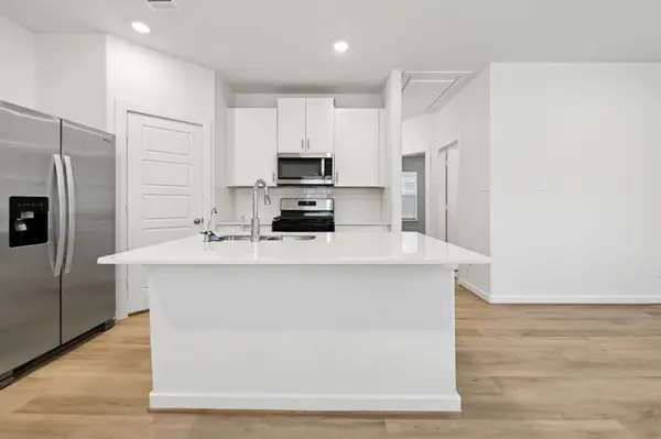 6658 Lahna Oak Drive, Conroe, TX 77304