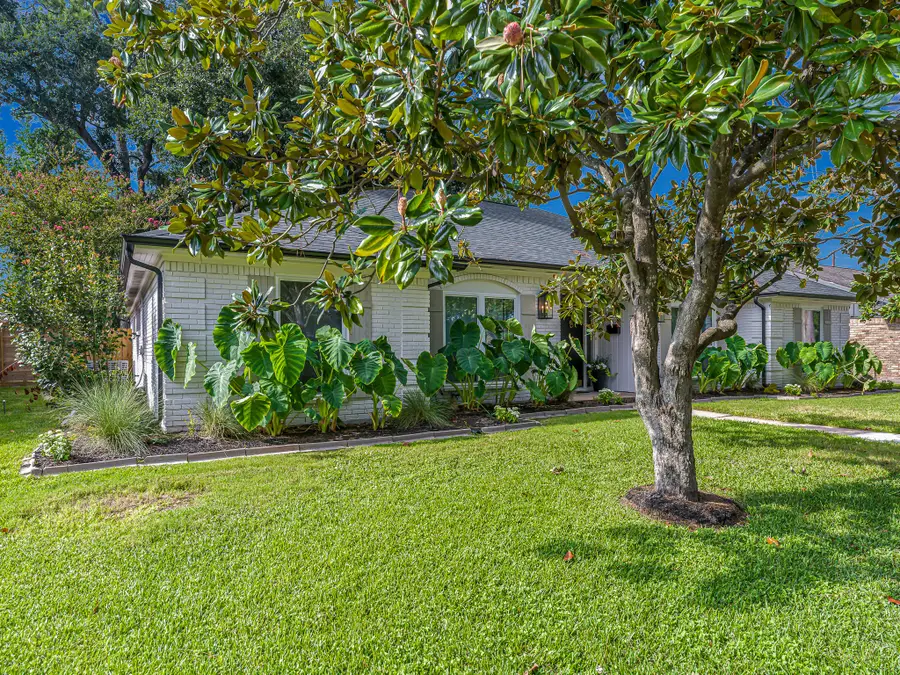 5827 Dumfries Drive, Houston, TX 77096 - #2