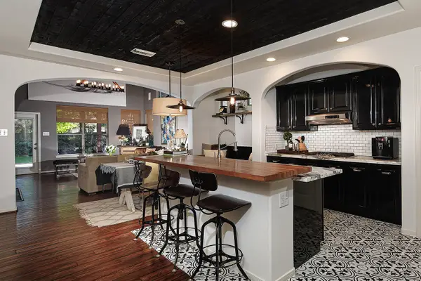 63 Douvaine, The Woodlands, TX 77382