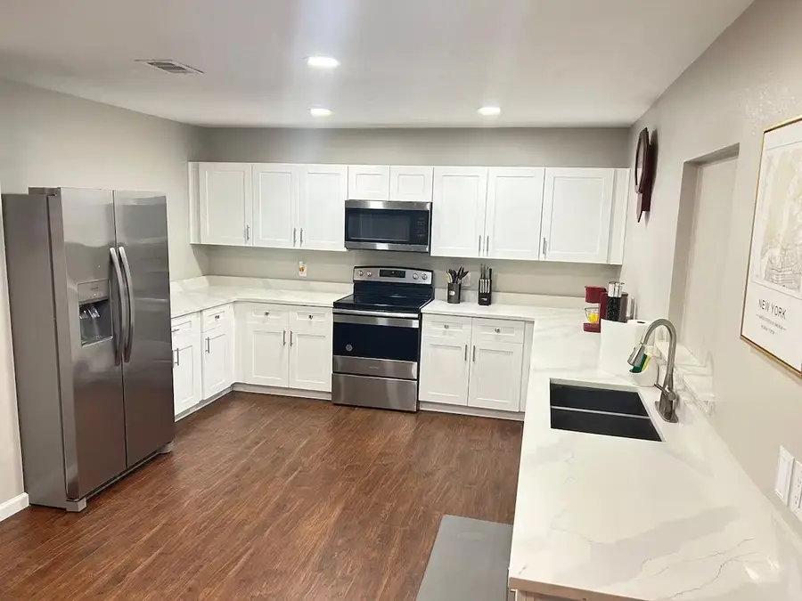 1405 3rd Avenue N, Texas City, TX 77590 - #2