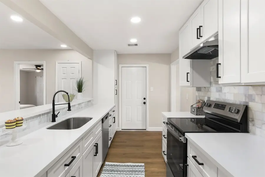 9002 San Jose Avenue, Texas City, TX 77591 - #2