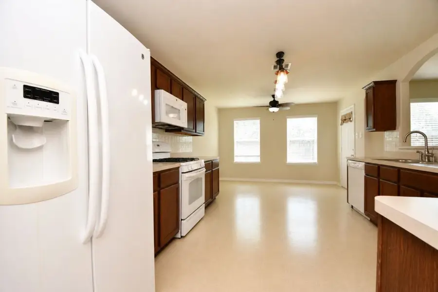 930 Sage Street, Baytown, TX 77521 - #2