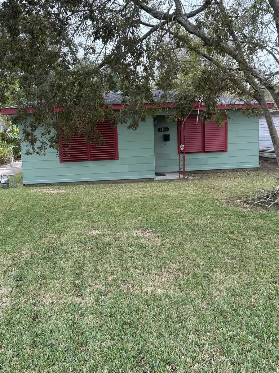 2109 Briar Lane, La Marque, TX 77568 - Image #2