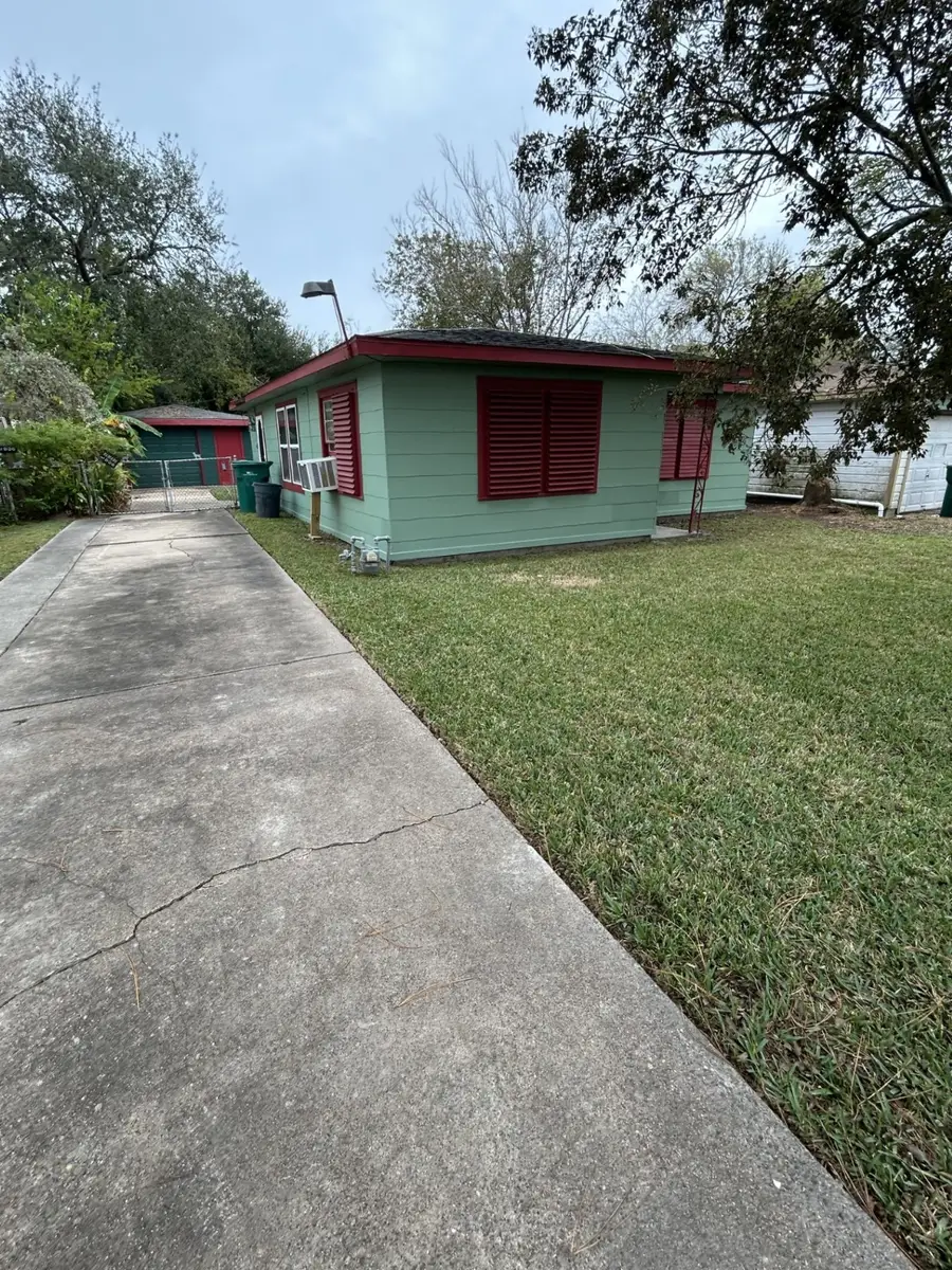 2109 Briar Lane, La Marque, TX 77568 - Image #3