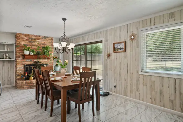 109 Didlake Road, Huntsville, TX 77340