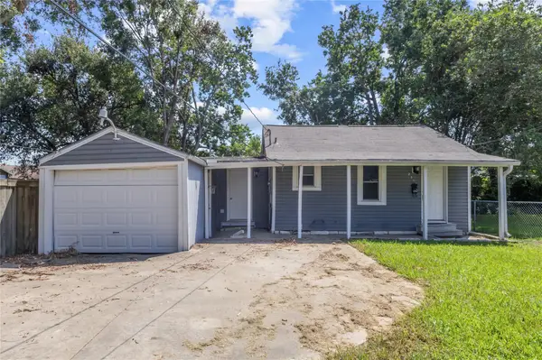 2311 Avenue C, Nederland, TX 77627