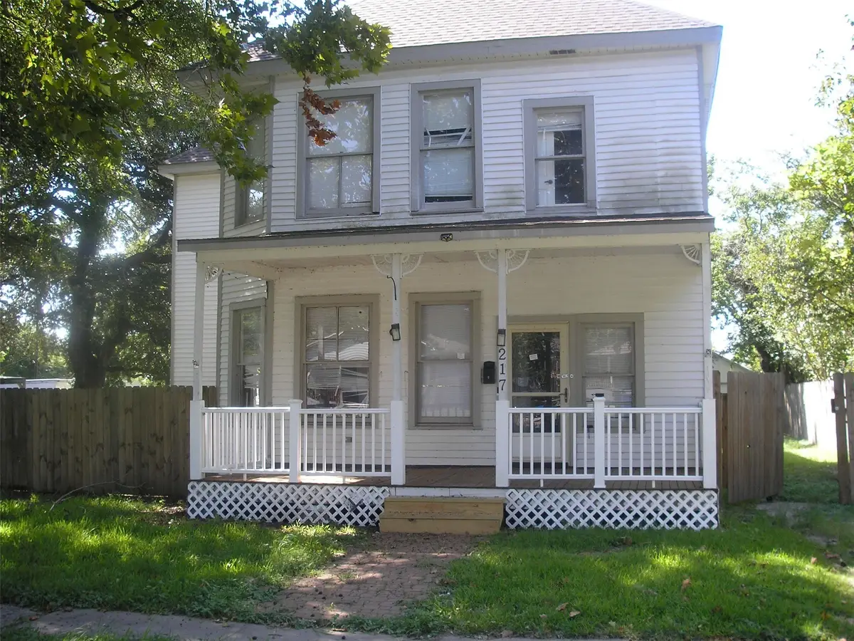 217 3rd Avenue N, Texas City, TX 77590 - Image #1