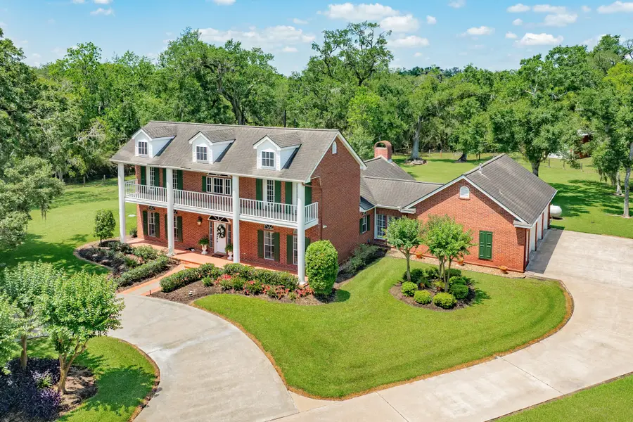 1635 Bayou Drive, Lake Jackson, TX 77566 - #2