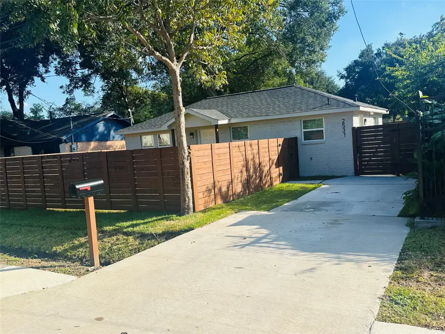 2531 Walcott Lane, Houston, TX 77088 - Image #2