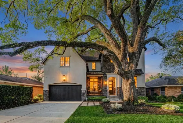 2111 Saxon Drive, Houston, TX 77018