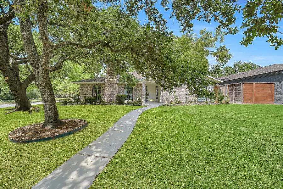 10726 Riverview Drive, Houston, TX 77042 - #2