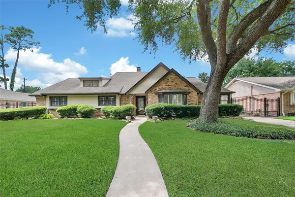 1030 Chantilly Lane, Houston, TX 77018
