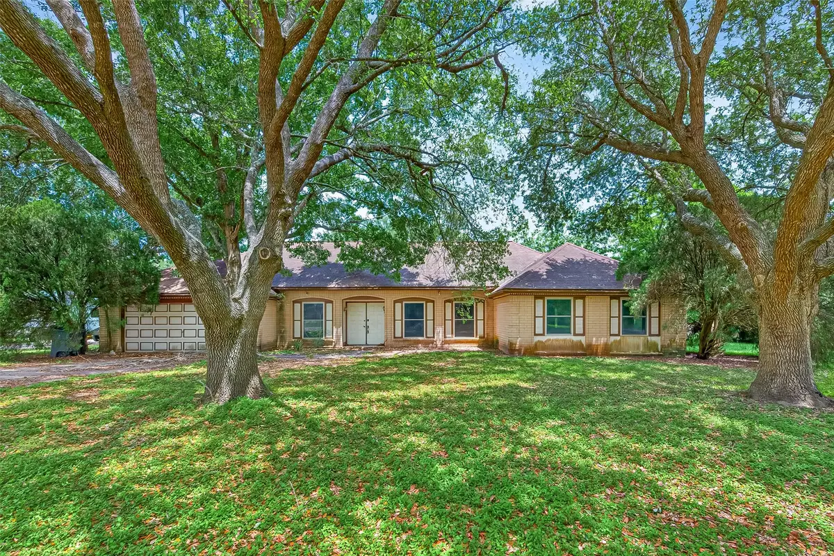 1 Shantilly Lane, Bay City, TX 77414 - #1