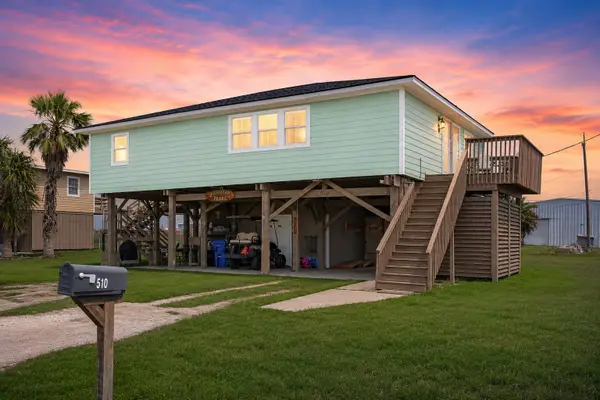 510 Oyster Street, Surfside Beach, TX 77541