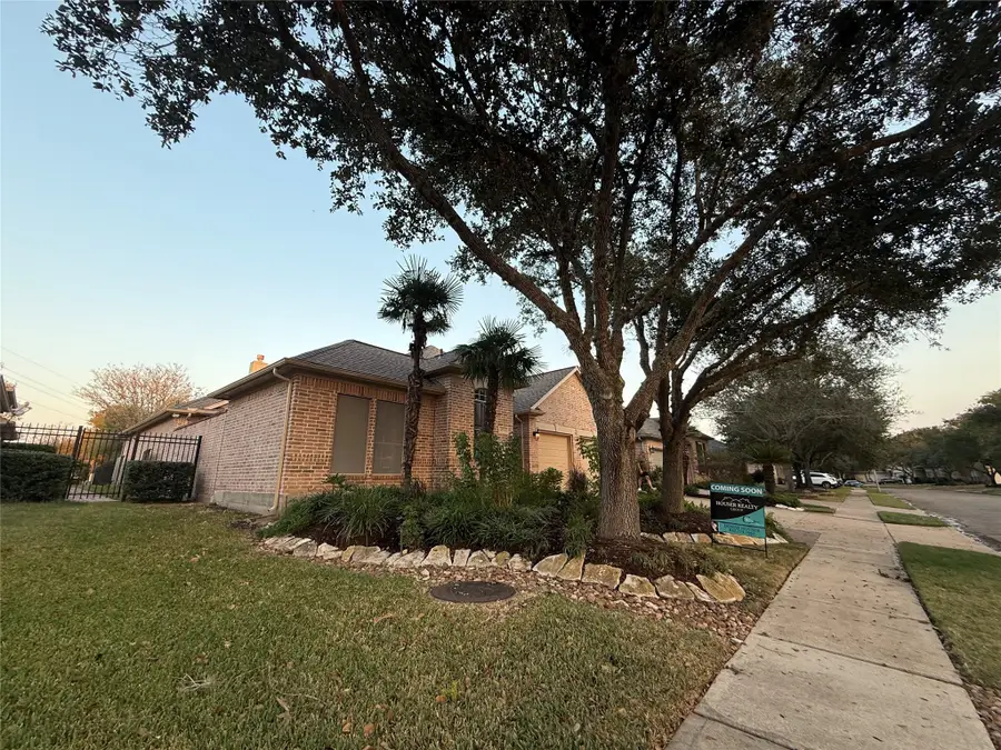 8715 Rippling Water Drive, Sugar Land, TX 77479 - Image #3