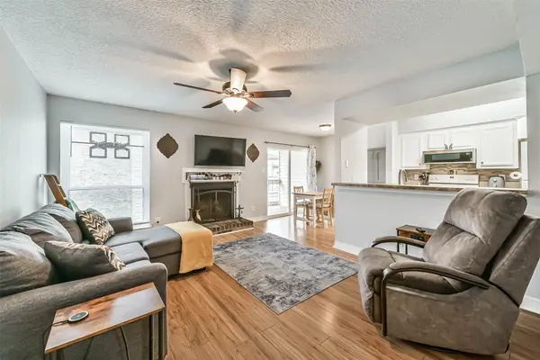 7600 Emmett F Lowry Expressway #904, Texas City, TX 77591
