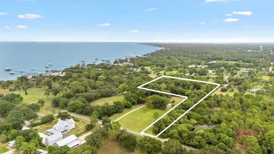325 Bay Avenue S, Kemah, TX 77565 - #2