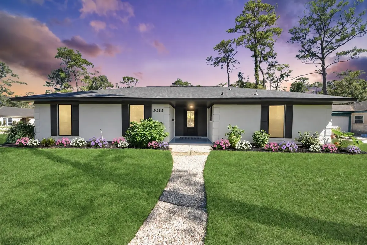 3013 Woodland Drive, Dickinson, TX 77539 - #1