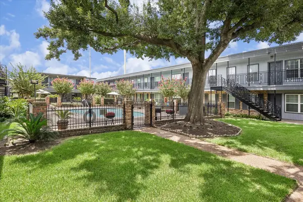 3131 Southwest Freeway #46, Houston, TX 77098