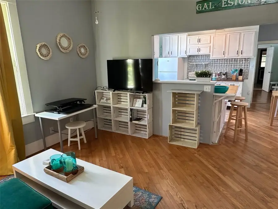 717 Church Street, Galveston, TX 77550 - #2