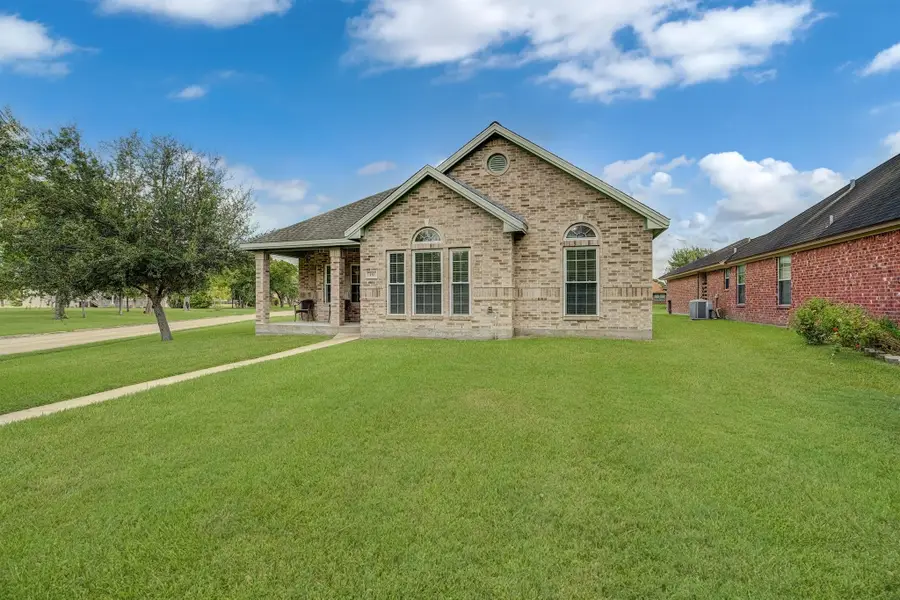 131 Silverbell Circle, Lake Jackson, TX 77566 - #3