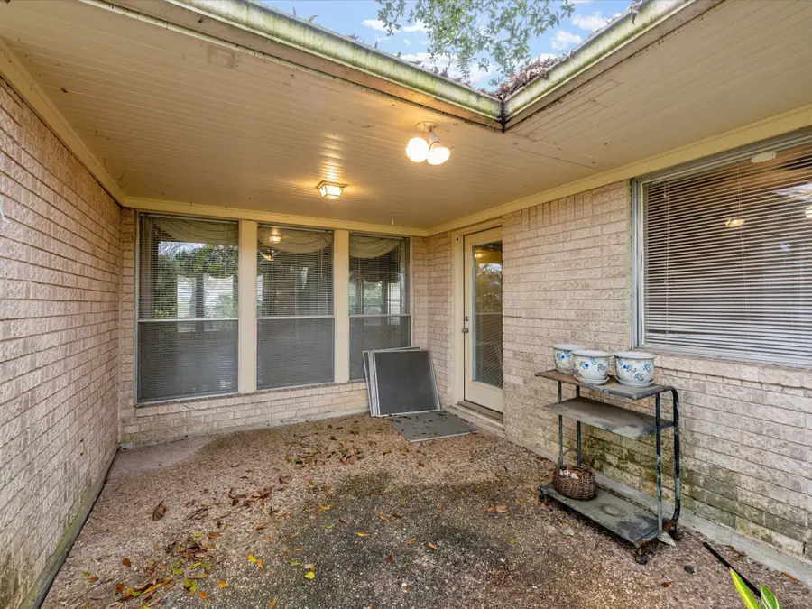 2719 E Pebble Beach Drive, Missouri City, TX 77459 - Image #2