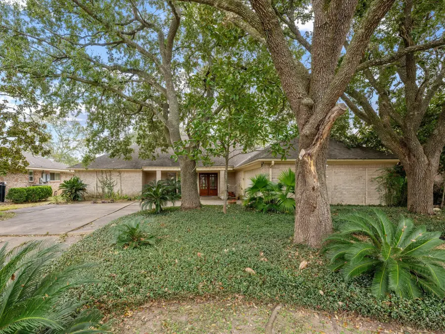 2719 E Pebble Beach Drive, Missouri City, TX 77459 - Image #3