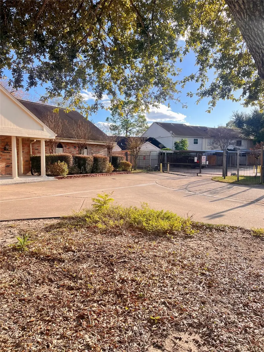 10831 Sandpiper Drive #188, Houston, TX 77096 - Image #2