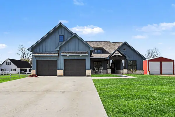 444 Mill Road, Angleton, TX 77515