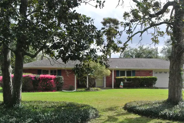 8125 Laurie Lane Lane, Lumberton, TX 77657