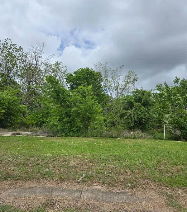 5021 Airport Boulevard, Houston, TX 77048